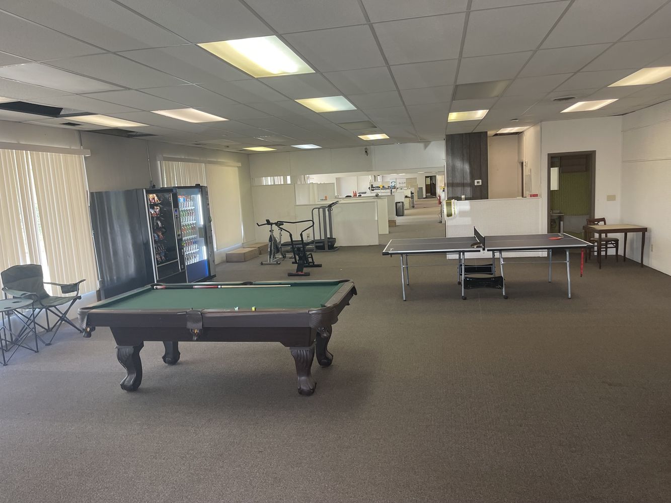 Stoller Building: 909-929 N. Coliseum Boulevard, Fort Wayne, IN 46805